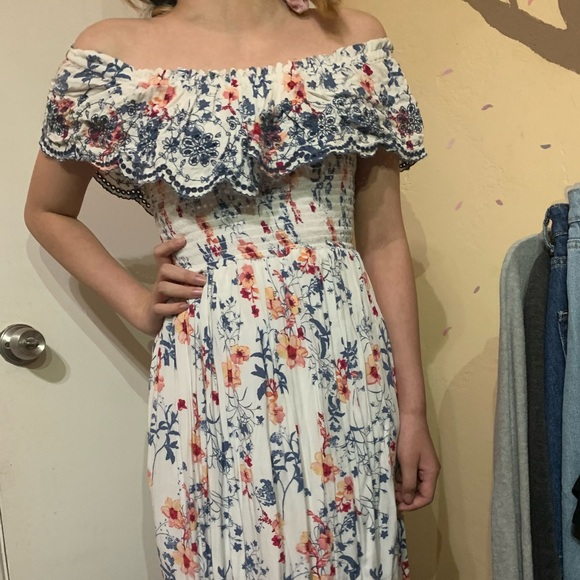 Floral DRESS - Picture 2 of 4